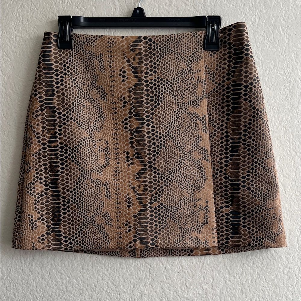 NWOT House of Harlow 1960 Faux Leather Stylish Snake Print Mini Skirt in Size S